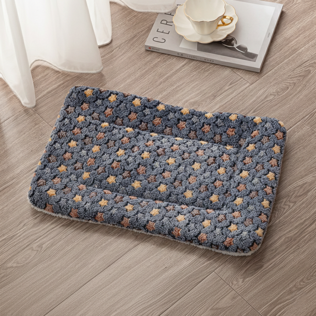 Winter Layer Non-Slip Floor Accent Thermal Pet Pad