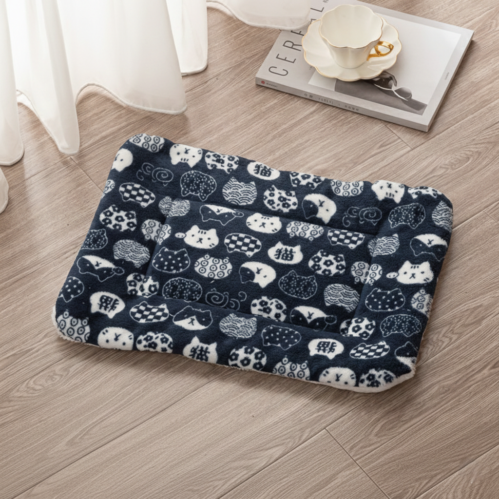 Winter Layer Non-Slip Floor Accent Thermal Pet Pad
